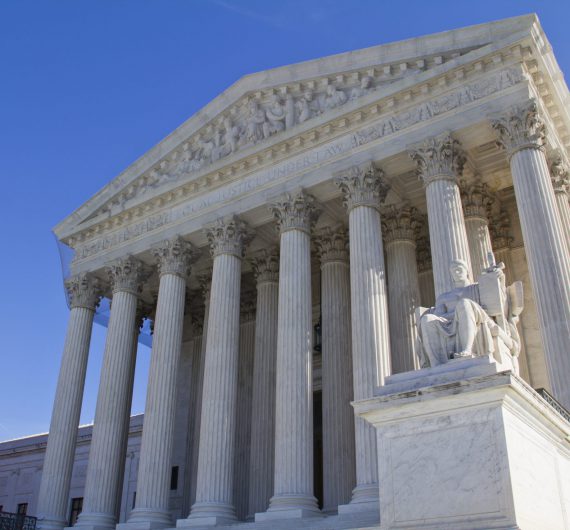 Usa,Supreme,Court,Building,In,Washington,,D.c.,With,A,Blue